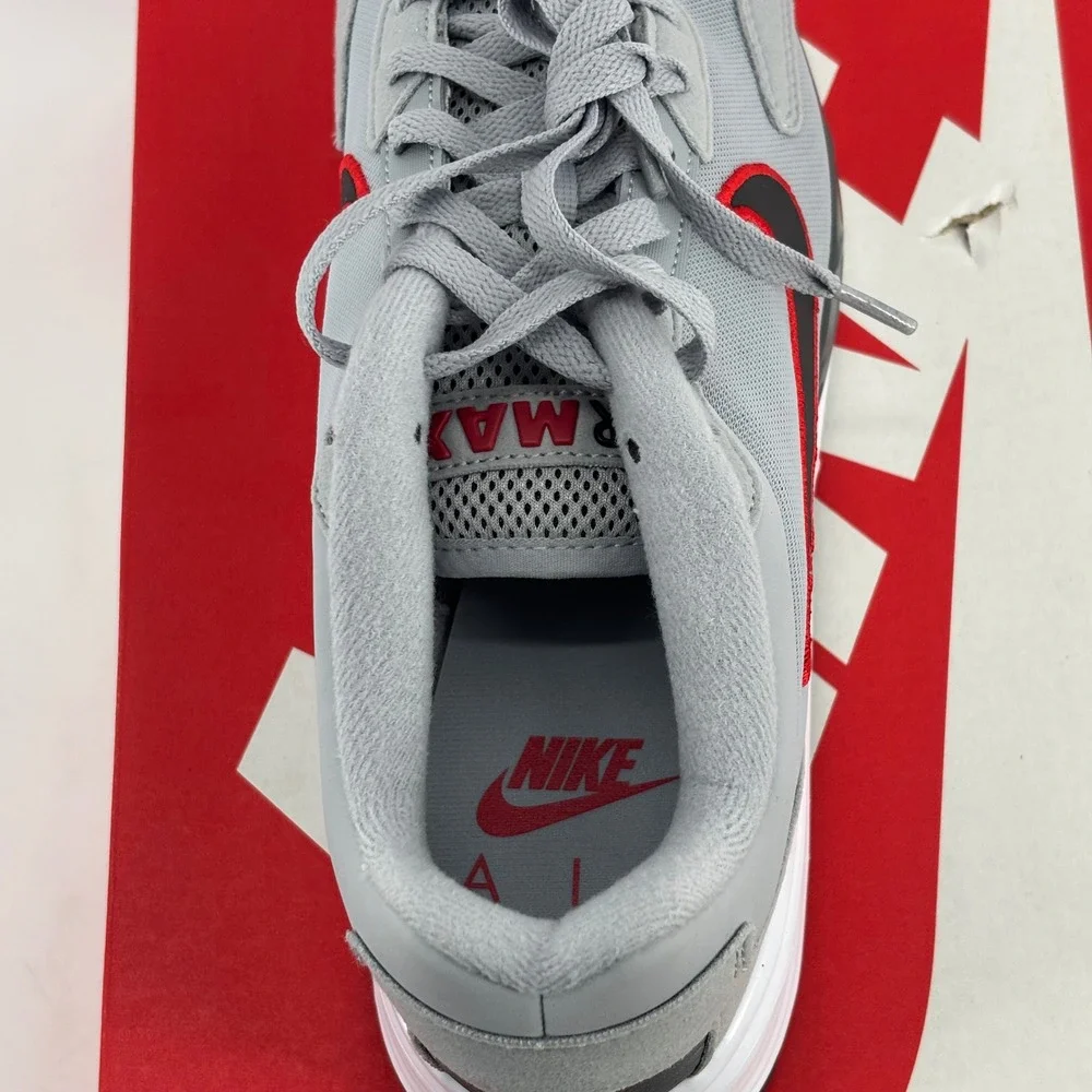 Nike Air Max Solo Sneakers Mens 9 Womens 10.5 Wolf Grey DX3666-004 New Running